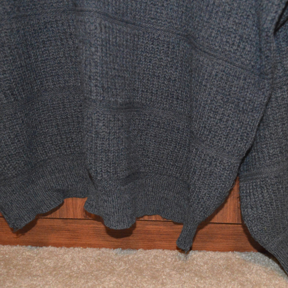 Wash to Wear Size L Grey Knit Sweater - Picture 3 of 5